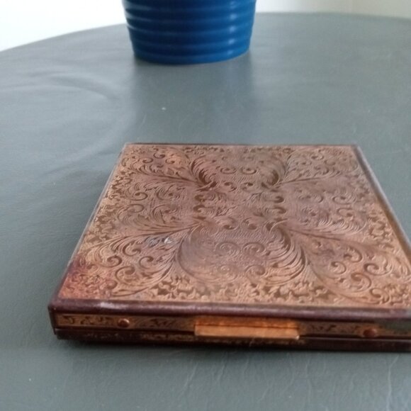 Fifth Rex Avenue Vintage Filigree Compact w/ Mirror Square Gold Tone w/ Orignal - Picture 9 of 10